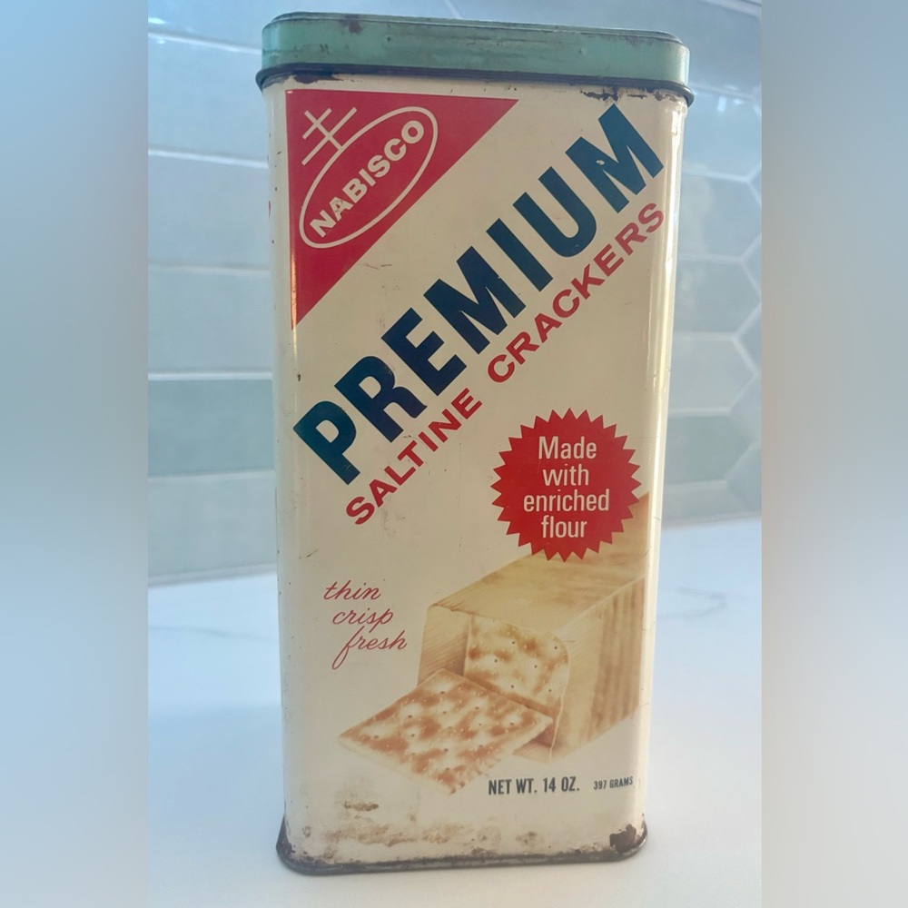 Nabisco Premium Saltine Crackers Tin USA Vintage Food